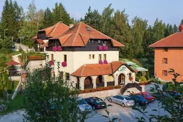 پانسیون Guest House Vila Bajka