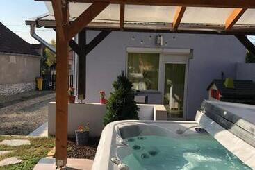 膳宿费 Panni Vendégház