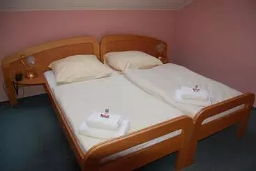 Majatalo Penzion U Zvonu