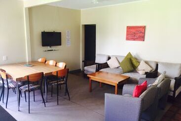 Albergue Kiwi Airport Backpackers