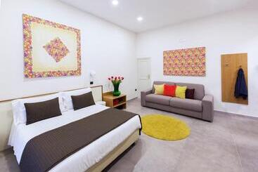 تختخواب و صبحانه Napolart