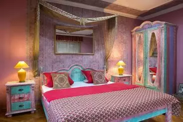 تختخواب و صبحانه Green Park Villa