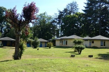 Hostel Bungalows Au Chateau De La Croix