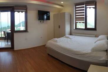 Sisdagi Zirve Otel