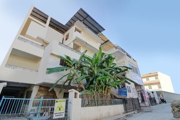 ホテル Abhishek Palace By Oyo Rooms