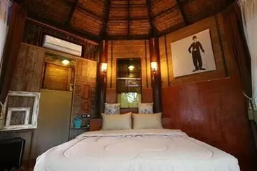 Hotel Amphawa Club