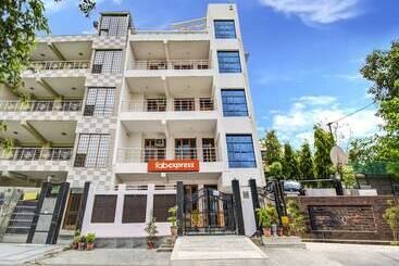 Hotel Fabexpress Sky Residency