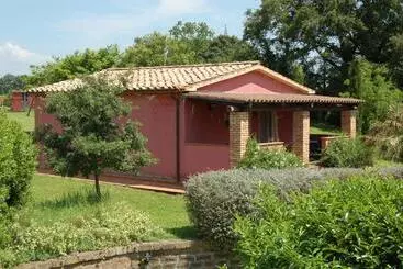 Mökkimajoitus Agriturismo Castro