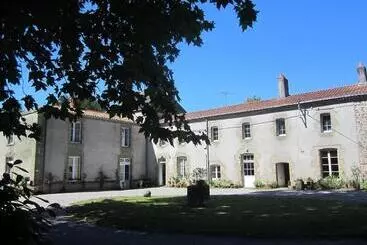 ペンション Le Manoir  Aux Douves
