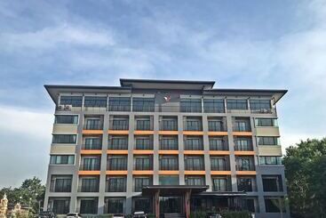 Hotel The Royal Ville Residence