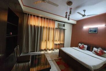 بنسيون Grand Divine