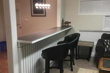 بنسيون Empire Inn And Suites