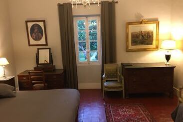 צימר Domaine De Saint Charles