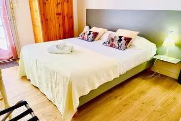 Hotel Aux Rochers De L Ocean