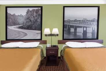 Otel Super 8 By Wyndham Madison/ridgeland Area