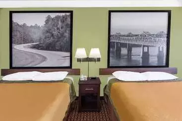 فندق Super 8 By Wyndham Madison/ridgeland Area