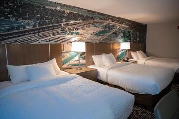 Motel Clarion Pointe Indianapolis Airport