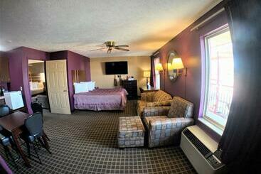 فندق على الطريق Econo Lodge