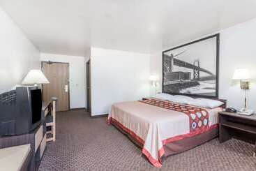 모텔 Super 8 By Wyndham Prince Frederick