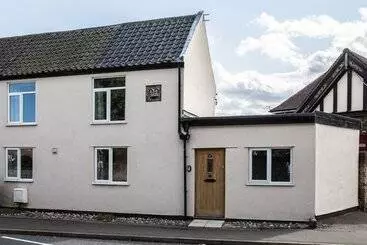 Beach Breeze Cottage