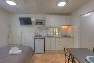 קוטג'' Colac Colac Caravan Park