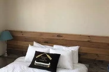 ホテル Elk Lake Eco Centre