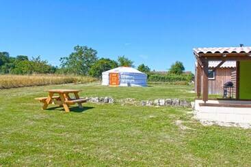 Hotel Les Yourtes D'agnac