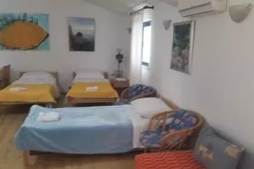 Majatalo Guest House Fosa