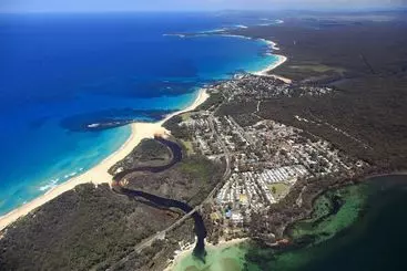 ホテル Holiday Haven Swan Lake