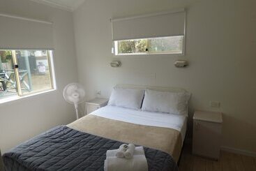 Курорт Grassy Head Holiday Park