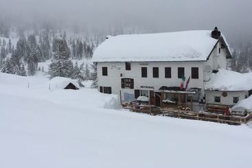 茅舍 Rifugio Fabbro