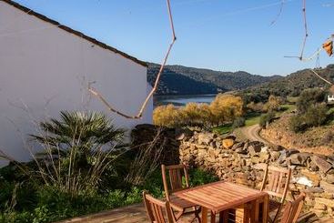 קוטג'' Casa De Las Letrinas Bajas