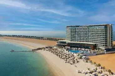 هتل Hampton By Hilton Marjan Island