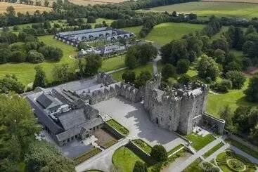 Hotelli The Lodges At Kilkea Castle