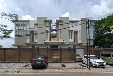 Hotel Avalon Karawaci Mitra Reddoorz