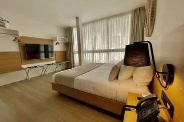 هتل Emblemático Hi Suites