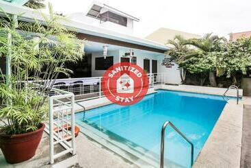 فندق Oyo 245 Patio Inn