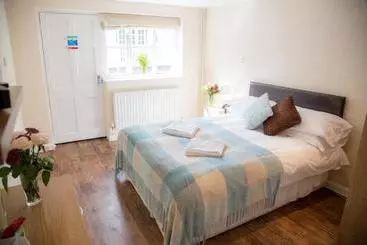 Hotelli Stay And Relax At The Yew Tree