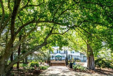 Providence Manor House Bed & Breakfast