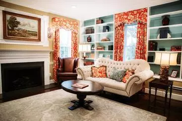 Providence Manor House Bed & Breakfast