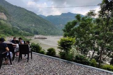 فندق H7 Stay On The Ganges, Yoga & Spa Resort, Rishikesh