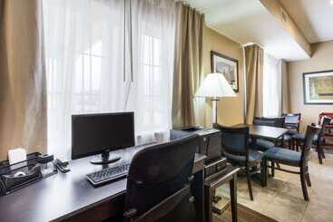 فندق Comfort Inn & Suites Bellevue   Omaha Offutt Afb