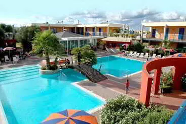 Hôtel Sairon Village