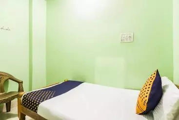 Hôtel Spot On 44082  Samrat