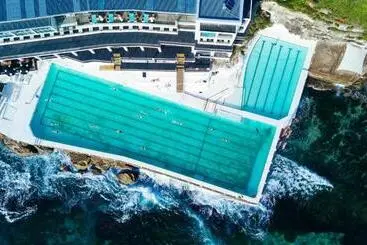 هتل آپارتمان The Blue Hotel Bondi