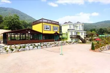 Afternoon Of The Forest Pension