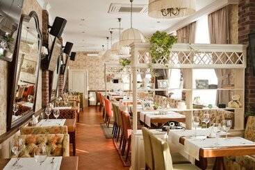 استراحتگاه Country Club White Horse