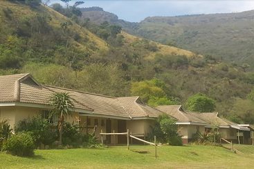 קוטג'' Hella Hella Adventures