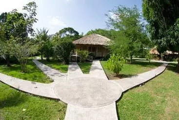 La Milpa Lodge   Hostel
