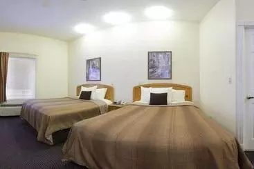 Отель Candlewood Suites Saint Joseph Benton Harbor, An Ihg